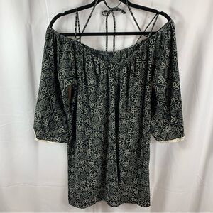 Honey Punch Women's Small Cold Shoulder Tunic Black Floral Shirt Polyester
